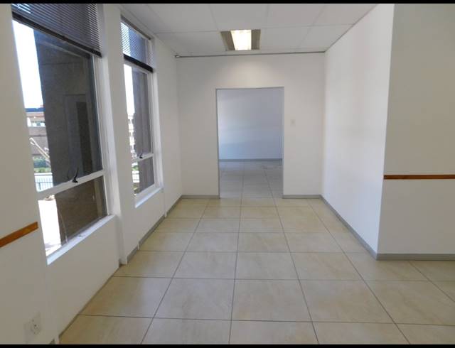 193M² OFFICE TO LET IN ROSEBANK
